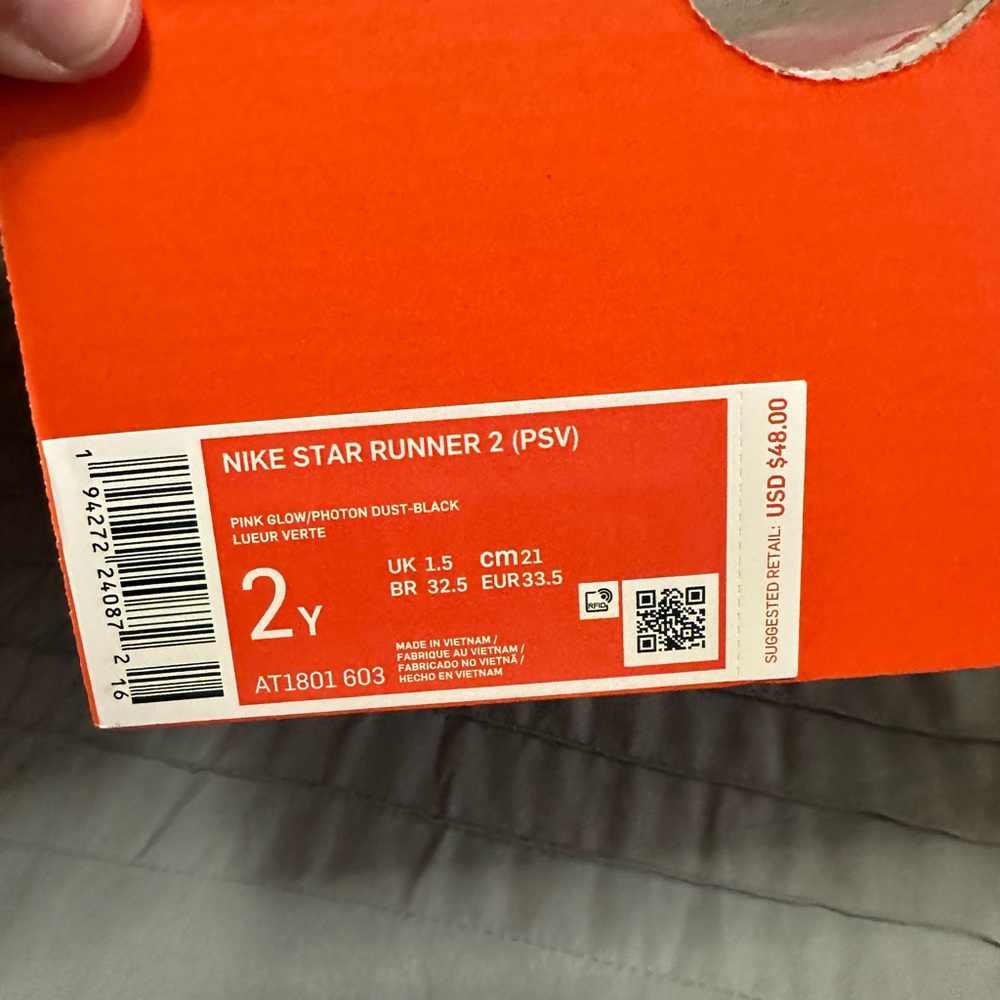 Girls sneakers
